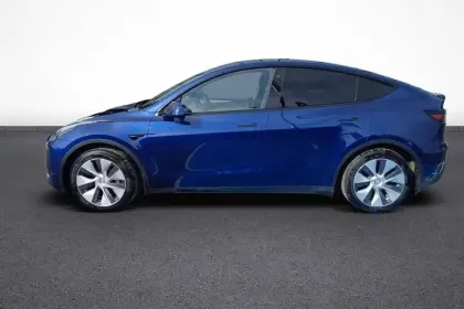 Photo 46 Tesla Model Y  Standard RWD