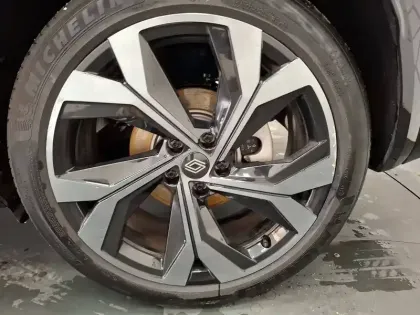 Photo 17 Renault Austral  E-Tech full hybrid 200 GSR2