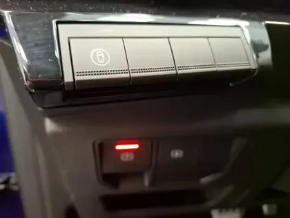 Photo 16 Renault Austral  E-Tech full hybrid 200 GSR2