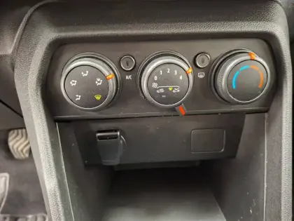 Photo 42 Dacia Sandero  SCe 65