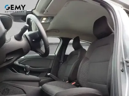 Photo 8 Renault Clio  E-Tech full hybrid 145