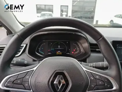 Photo 13 Renault Clio  E-Tech full hybrid 145