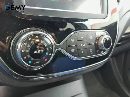 Photo 14 Renault Captur  TCe 90 Energy