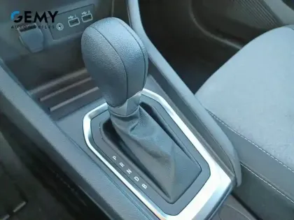 Photo 16 Renault Clio  E-Tech full hybrid 145