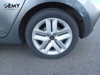 Photo 10 Renault Clio  E-Tech full hybrid 145