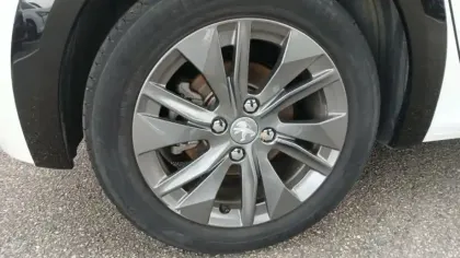 Photo 31 Peugeot 208  Electrique 50 kWh 136ch