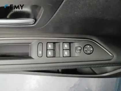 Photo 32 Peugeot 3008  Hybrid 225 e-EAT8