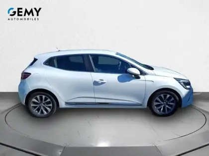 Photo 18 Renault Clio  E-Tech 140