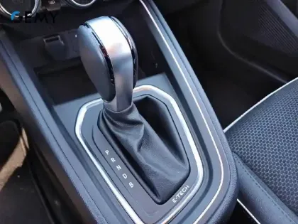 Photo 11 Renault Clio  E-Tech 140