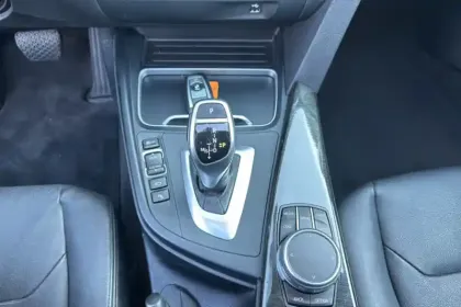 Photo 22 BMW Serie 3 Touring 320d 190 ch BVA8