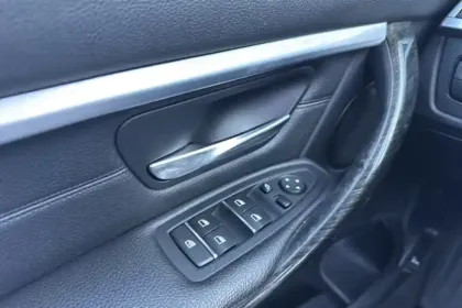 Photo 19 BMW Serie 3 Touring 320d 190 ch BVA8