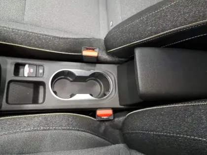 Photo 33 Renault Captur  E-Tech full hybrid 145 ch