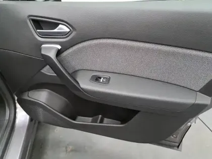 Photo 24 Renault Captur  E-Tech full hybrid 145 ch