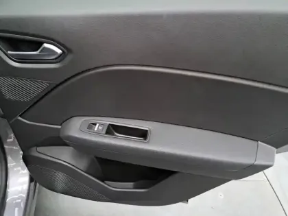 Photo 22 Renault Captur  E-Tech full hybrid 145 ch