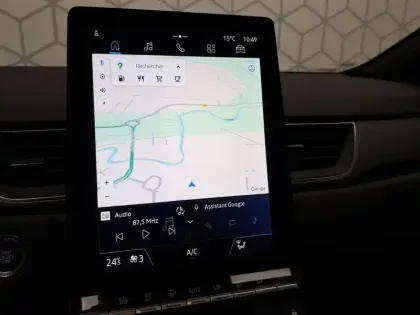 Photo 37 Renault Captur  E-Tech full hybrid 145 ch