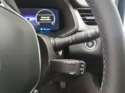 Photo 29 Renault Captur  E-Tech full hybrid 145 ch