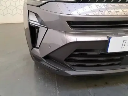 Photo 8 Renault Captur  E-Tech full hybrid 145 ch