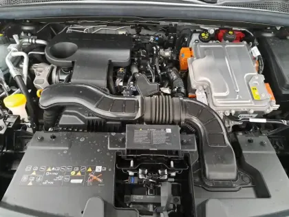 Photo 13 Renault Captur  E-Tech full hybrid 145 ch