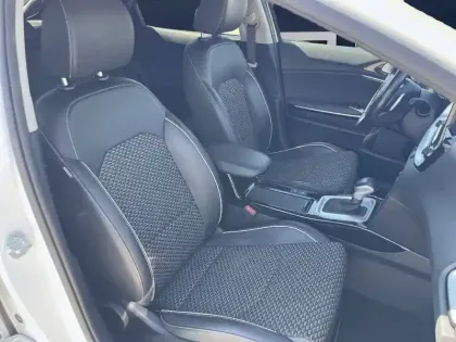 Photo 18 Kia Xceed  1.6 GDi Hybride Rechargeable 141ch DCT6