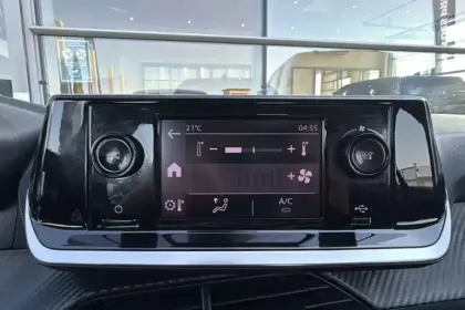 Photo 13 Peugeot 208  PureTech 75 S&S BVM5