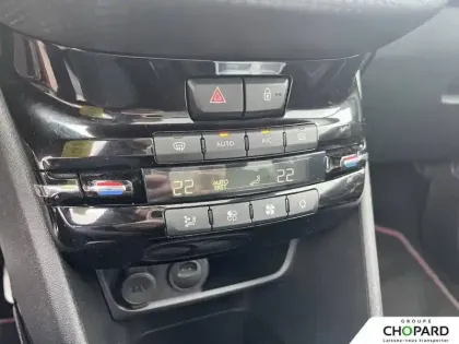 Photo 41 Peugeot 2008  PureTech 110ch S&S EAT6