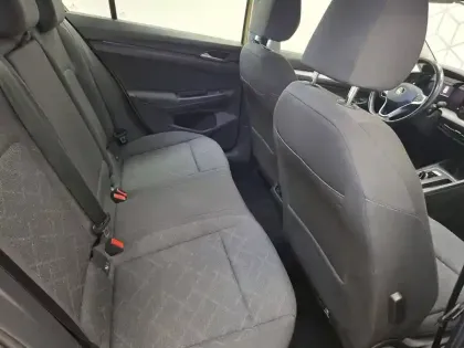 Photo 14 Volkswagen Golf  1.5 eTSI OPF 150 DSG7