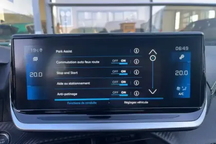 Photo 20 Peugeot 208  PureTech 100 S&S EAT8