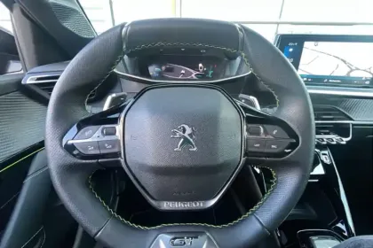 Photo 16 Peugeot 208  PureTech 100 S&S EAT8