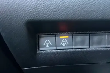 Photo 25 Peugeot 208  PureTech 100 S&S EAT8