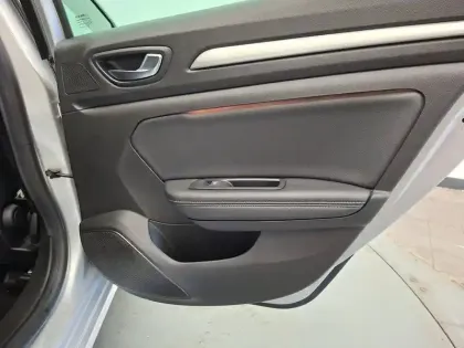 Photo 18 Renault Megane Mégane IV Berline Blue dCi 115 EDC