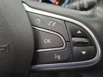 Photo 32 Renault Megane Mégane IV Berline Blue dCi 115 EDC