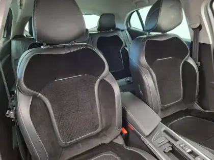 Photo 28 Renault Megane Mégane IV Berline Blue dCi 115 EDC