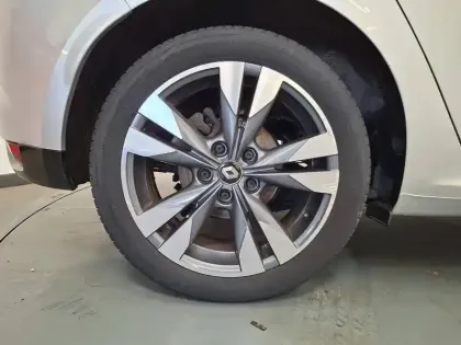 Photo 14 Renault Megane Mégane IV Berline Blue dCi 115 EDC