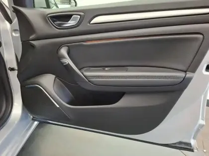 Photo 19 Renault Megane Mégane IV Berline Blue dCi 115 EDC