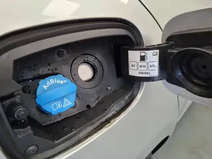 Photo 13 Renault Megane Mégane IV Berline Blue dCi 115 EDC