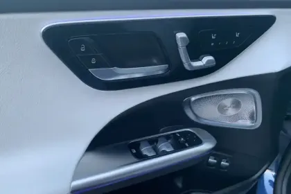 Photo 23 Mercedes Classe C  300 e 9G-Tronic e-Hybrid EQ