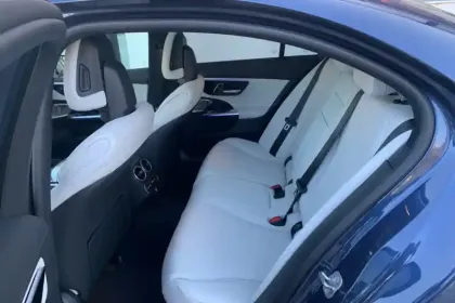 Photo 10 Mercedes Classe C  300 e 9G-Tronic e-Hybrid EQ