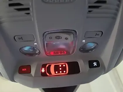 Photo 25 Peugeot 5008  PureTech 130ch S&S EAT8