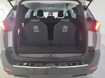 Photo 17 Peugeot 5008  PureTech 130ch S&S EAT8