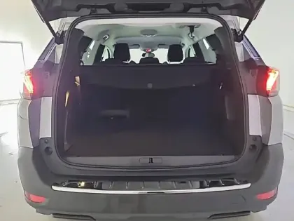 Photo 5 Peugeot 5008  PureTech 130ch S&S EAT8