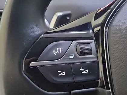 Photo 27 Peugeot 5008  PureTech 130ch S&S EAT8