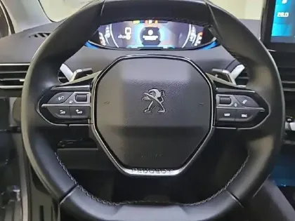 Photo 8 Peugeot 5008  PureTech 130ch S&S EAT8