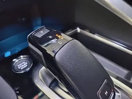 Photo 13 Peugeot 5008  PureTech 130ch S&S EAT8