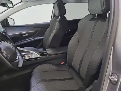 Photo 10 Peugeot 5008  PureTech 130ch S&S EAT8