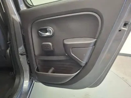 Photo 21 Renault Twingo  III E-Tech