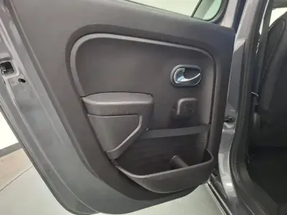 Photo 24 Renault Twingo  III E-Tech