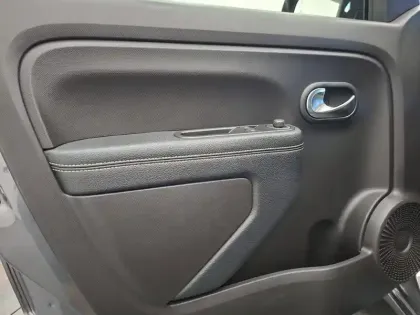 Photo 23 Renault Twingo  III E-Tech