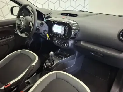 Photo 28 Renault Twingo  III E-Tech