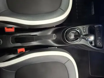 Photo 27 Renault Twingo  III E-Tech