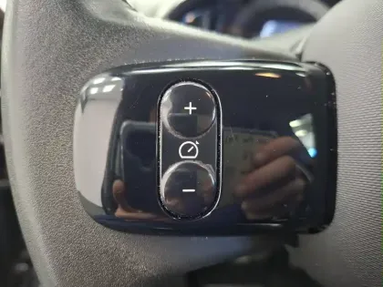 Photo 33 Renault Twingo  III E-Tech